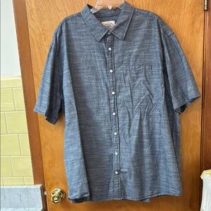 Men's Gray Button-Up Shirt
